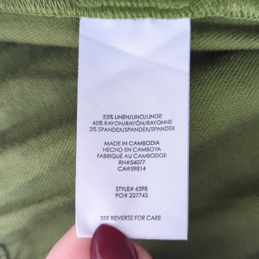 Cabi Traipse Soft Linen Blend Pleated High Rise Wide Leg Midi Shorts Avocado 6 - Picture 5 of 12